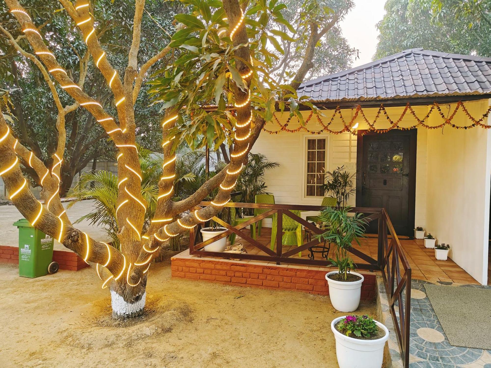 Shobhayan Inn, Airport Railway Station Pickup Free Ayodhya Buitenkant foto