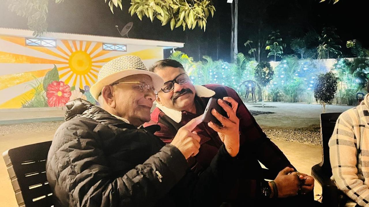 Shobhayan Inn, Airport Railway Station Pickup Free Ayodhya Buitenkant foto