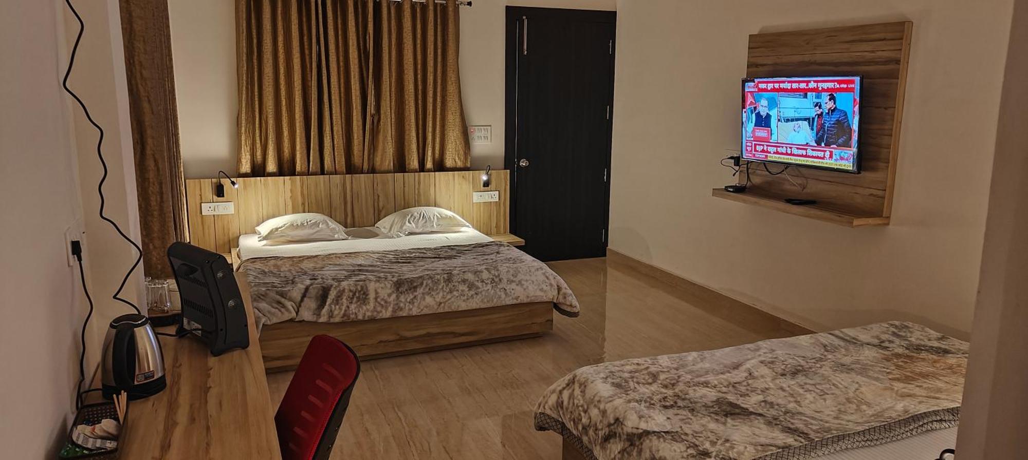 Shobhayan Inn, Airport Railway Station Pickup Free Ayodhya Buitenkant foto